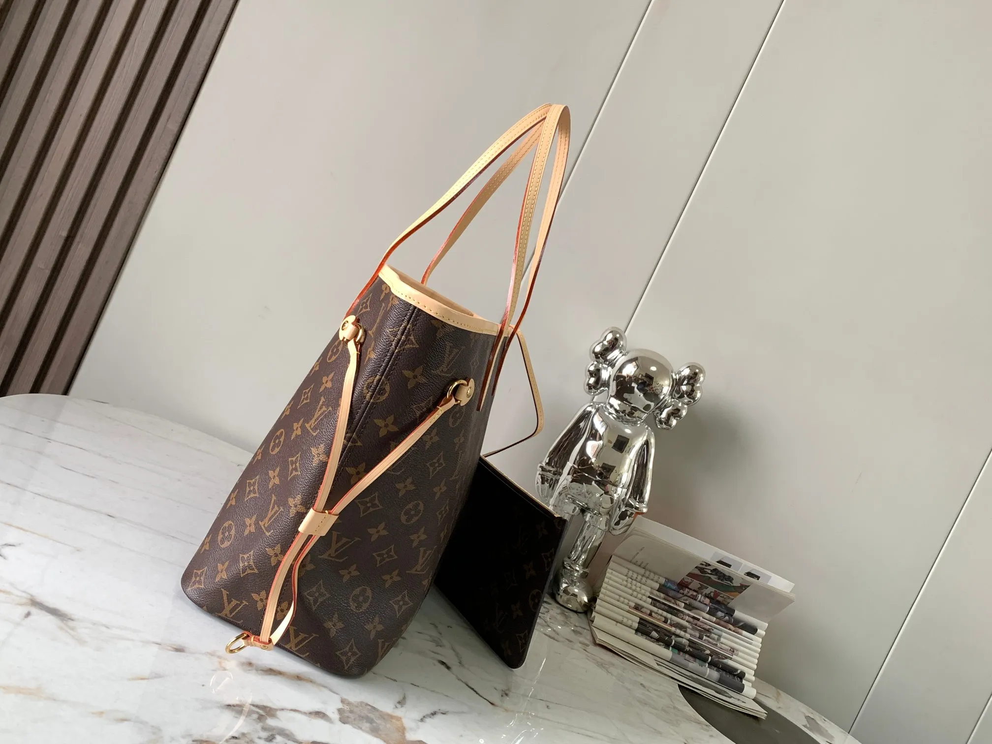 p1720 [Special grade MB original leather] NEVERFULL medium handbag Model: M40995 chip version Material: A-grade all-steel hardware, imported original fabric Packaging: Full set of original duty-free MB packaging Size: 31x28.5x17cm