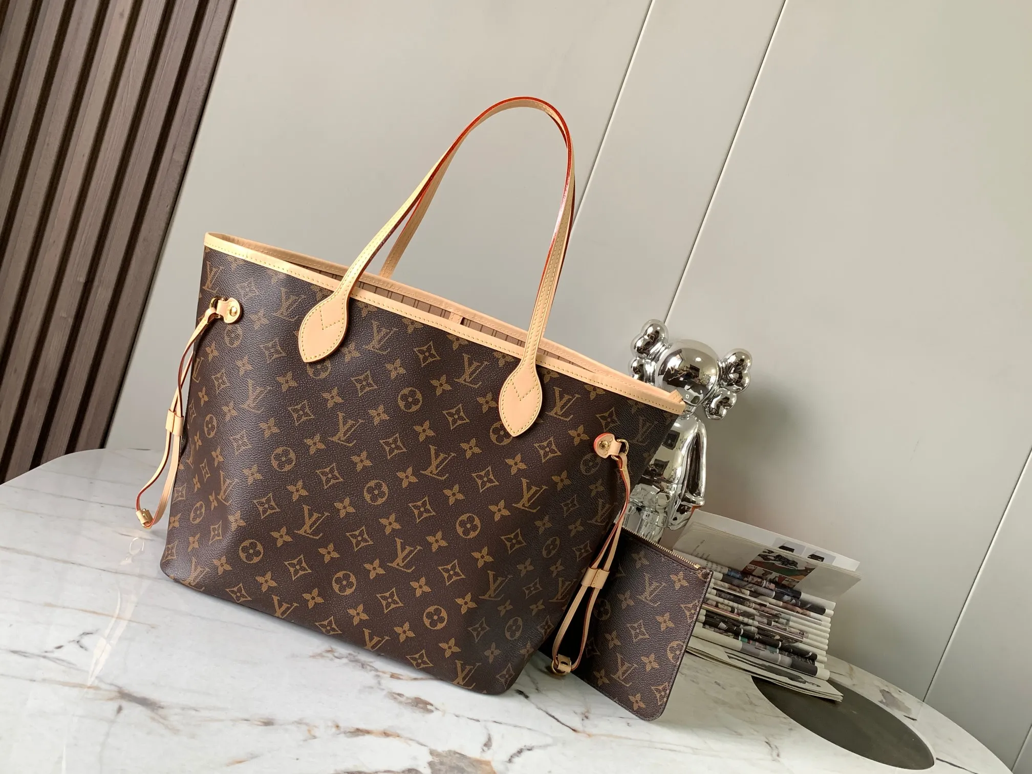 p1720 [Special grade MB original leather] NEVERFULL medium handbag Model: M40995 chip version Material: A-grade all-steel hardware, imported original fabric Packaging: Full set of original duty-free MB packaging Size: 31x28.5x17cm