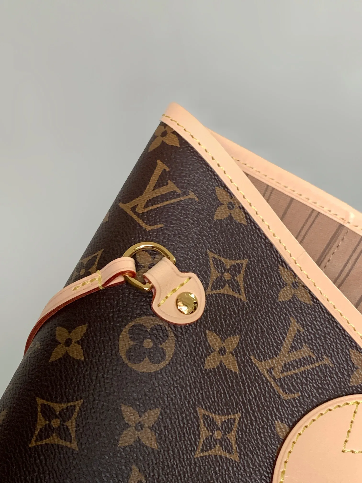p1720 [Special grade MB original leather] NEVERFULL medium handbag Model: M40995 chip version Material: A-grade all-steel hardware, imported original fabric Packaging: Full set of original duty-free MB packaging Size: 31x28.5x17cm