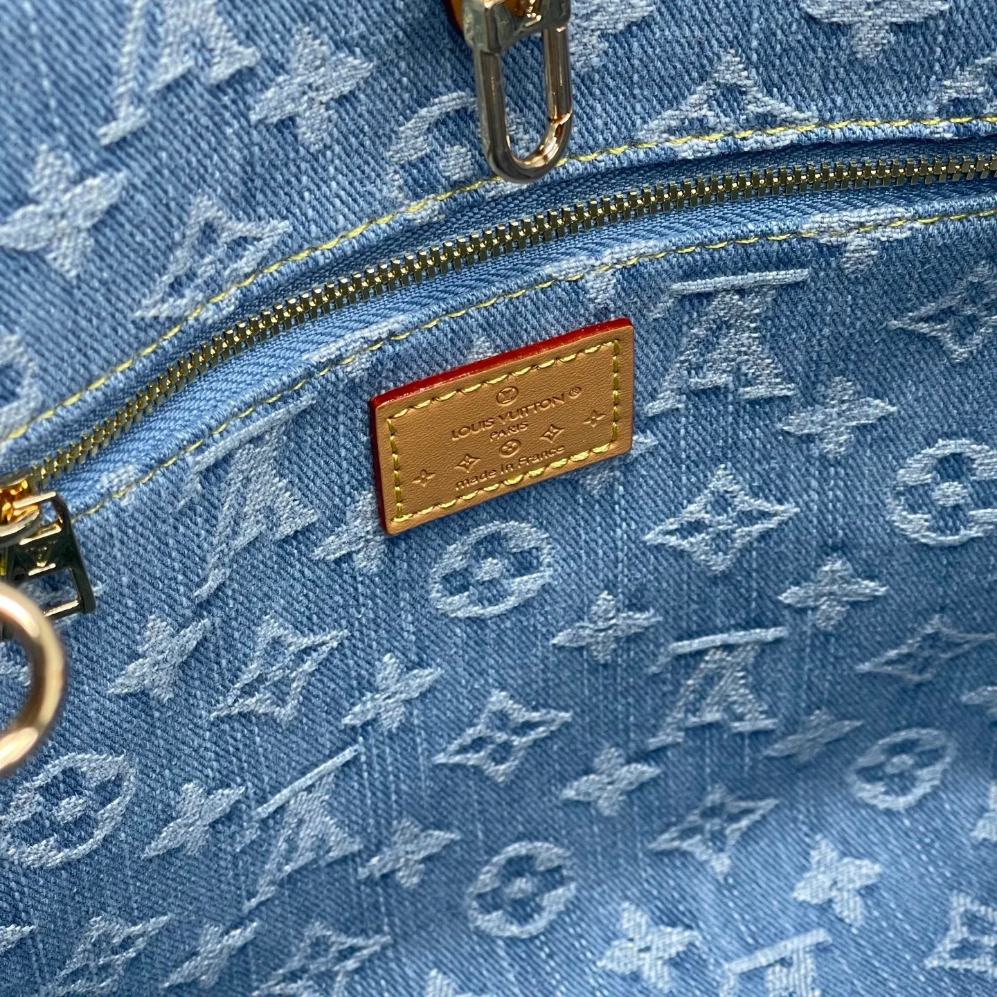 [Upgraded version] P 520💰🌺Upgraded version. High-quality semi-steel hardware with a full set of packaging model M24897🔥New denim denim series. Jungle denim denim bag onthego woven handheld tote bag retro crossbody single shoulder underarm bag Size: 28*23*10.5