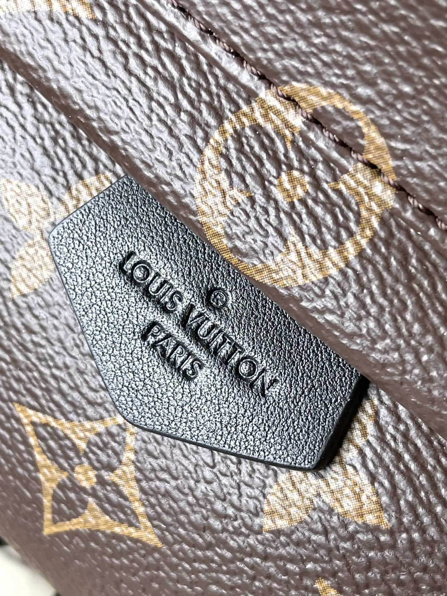 💰720 Top original order M44873 supports counter inspection. The photo taken of duty-free goods is consistent with the product and has not been unpacked. This product is an exclusive duty-free product in the market and is the highest-end product. Inspection is supported. This product has passed strict inspection and is flawless. Please wear gloves when touching the product. This product is not returnable or exchangeable. Please confirm the product first and then remove the label on the handle. This product is temporarily not open to the public, only regular customers, and is in short supply. Dimensions: 17 x 22 x 10 cm