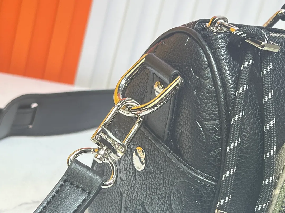 Batch 280💰Upgraded original M12627 khaki presbyopia, black grass green 46271 black flower This Keepall Bandoulière 25 handbag is made of grain leather with suede details and distressed metal parts. The Monogram canvas outer bag is opened with a cord zipper puller, making it easy to access and place your belongings. Removable and adjustable leather shoulder strap provides comfortable shoulder carrying experience. Length, height and width: 25x15x11cm