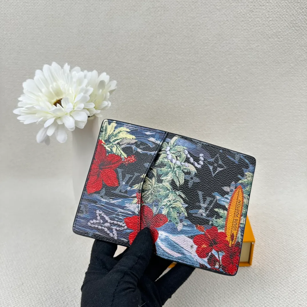 P90 M83498 top original version💎Small card holder Louis vuitton This pocket leather wallet has seven compartments, which can hold credit cards, bus cards, business cards, and even city maps. Damier canvas, leather edge - two credit card compartments - four inner compartments - one outer compartment. ❤️ Model size 7X11.