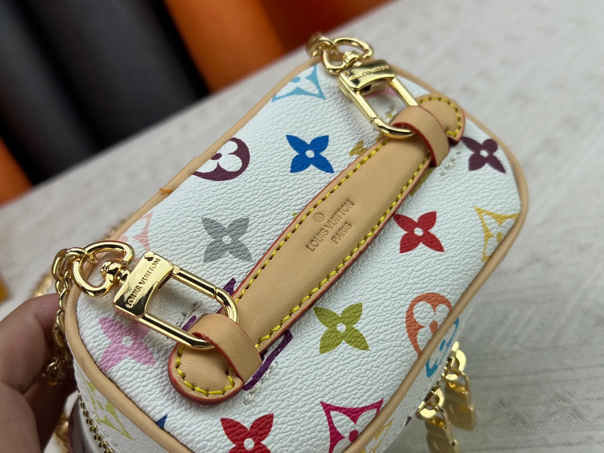 P220 Upgraded original M13747 M44495 M42265 M44936 M42263 lv Murakami Nice mini Nano cosmetic bag with Monogram printing and 33 colorful colors. In 2025, Murakami and LV jointly launched the white tricolor and black tricolor twelve pieces, which are very popular around the world and are loved by celebrities and celebrities. Dimensions: 14 x 10.2 x 8.5 (LxHxW)