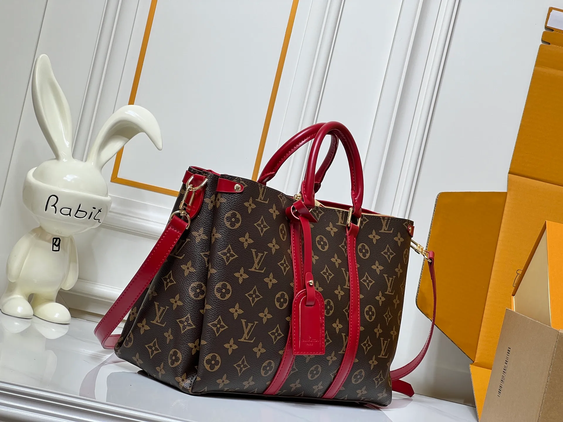 Batch 300💰Large size Upgraded original model Newly arrived OPEN HANDBAG handbag M44816 M44815 M44818 Black Pink Red Presbyopia Open Handbag Made of selected Monogram canvas, embellished with classic details, including side branches and two-sided textured leather trim, gold rivets and nails classic leather luggage tags, top handles and detachable and adjustable length shoulder straps. Large 35x24x15, small 29.0×19.0×10.0cm