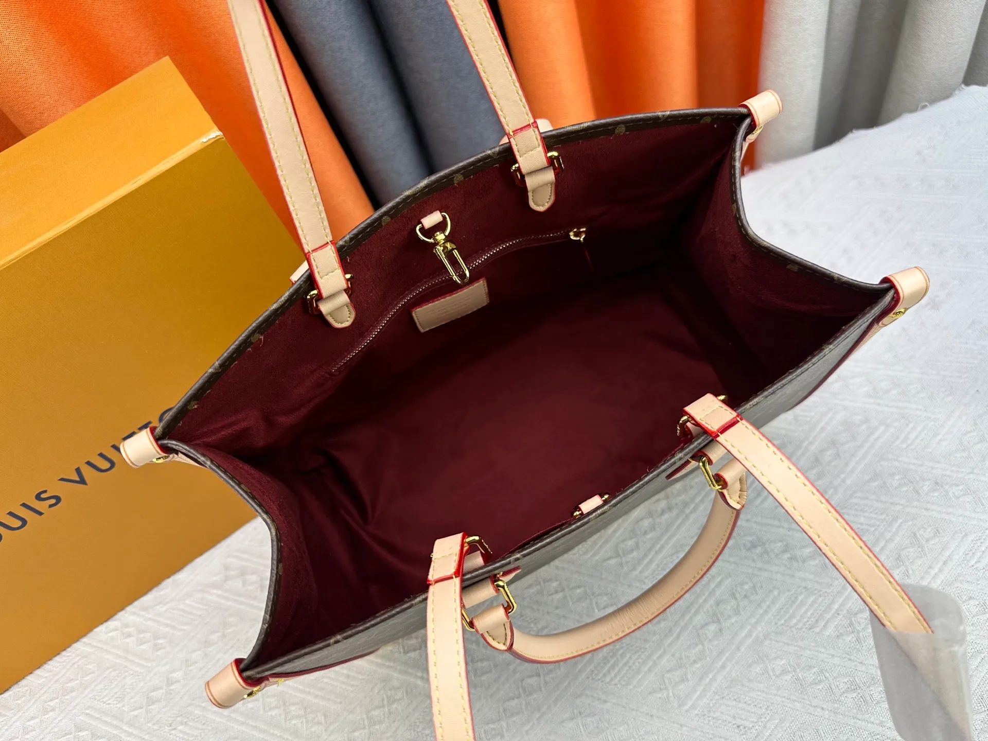 P340 M13079 New white three-color lv Louis Vuitton women's shoulder bag Murakami co-branded tote bag size 34