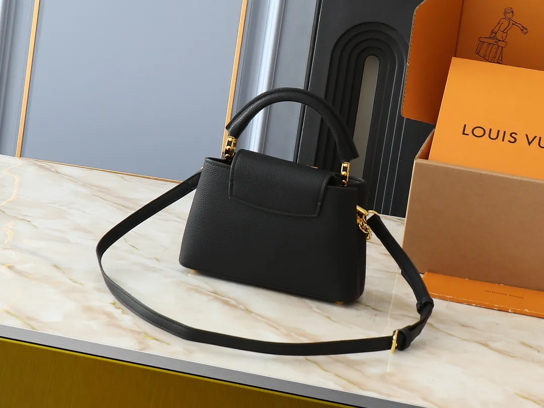 💰380💰Guangzhou goods Upgraded original M00014 M00013 M00015 [New size] This Capucines new size handbag shows soft beauty: Taurillon leather bag body with light-colored flap and top handle, enamel Monogram flower chain can also achieve a shoulder-carrying experience. Wear the slim leather strap to explore more styling possibilities. Dimensions 23.5x 14 x 8 cm (length x height x width)