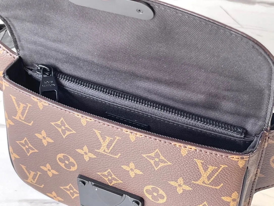 💰820 Top Original M45807 This new S Lock Sling handbag is equipped with a magnetic lock inspired by traditional hard case locks to ensure the safety of personal belongings. Monogram Macassar canvas features a creative metal lock with an elegant matte black finish. The sturdy case-style handle and adjustable shoulder strap are both branded with logo, providing a variety of carrying options. Dimensions: 21 x 15 x 4 cm