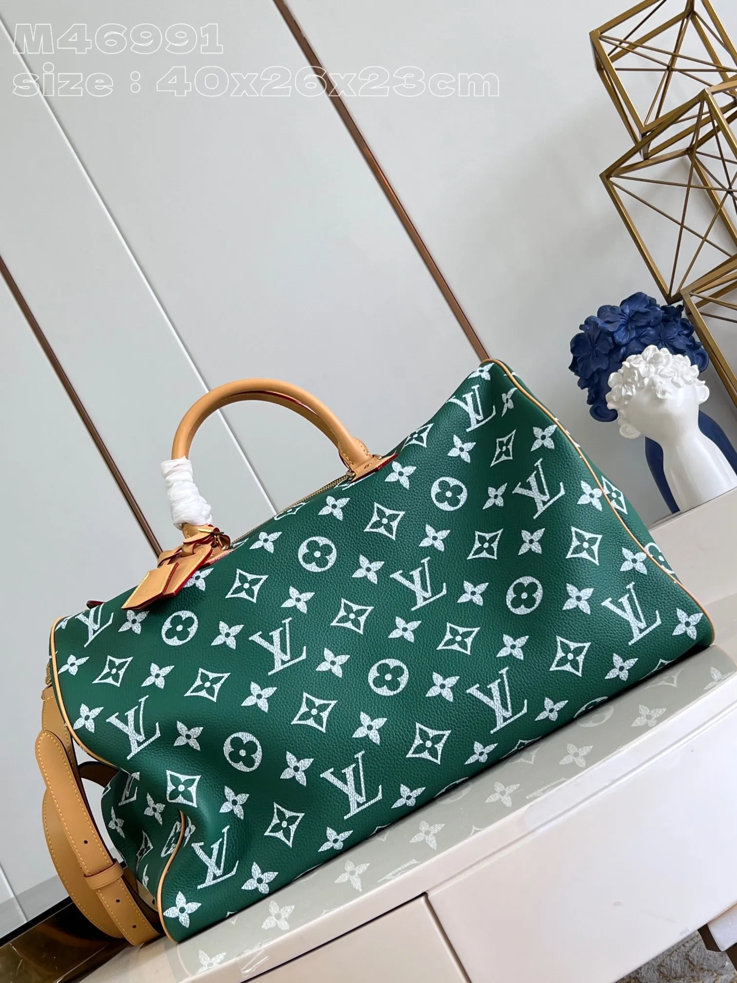 💰2740 Top-quality original individual real shot M46991 Green】This Speedy P18 Bandoulière 50 Monogram Leather handbag is made of soft grained cow leather wrapped with sheep leather lining. The silk-screened Monogram pattern presents the blurred look of canvas printing, expressing the new season's ingenuity of creative director Pharrell Williams. 50x 32 x 29 cm (length x height x width) [Warm reminder: This model is too large and does not fit in the packaging]