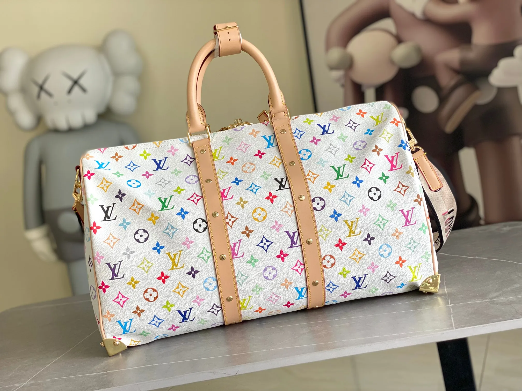 💰1740 Top original single M13742 cloth shoulder strap KEEPALL BANDOULIÈRE 45 travel bag 2021-22 autumn and winter show reveal the new charm of the Everyday LV capsule series Keepall Bandouliere 45 travel bag. Vintage Monogram coated canvas depicts the Monogram pattern with subtle irregular lines, evoking the traditional stamping process. The new louis vuitton! logo is inspired by the chain’s signature elements. size: 45 x 27 x 20