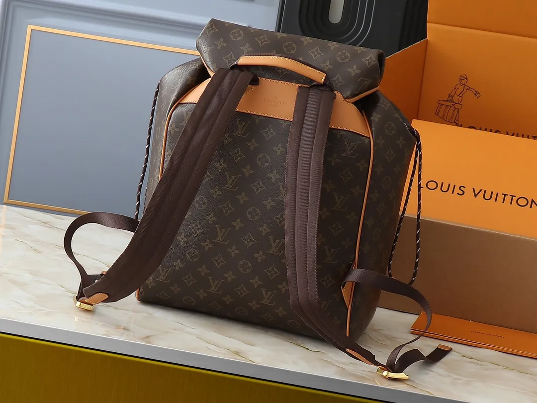 💰320💰Upgraded from the original M14015 M14198. This Montsouris Cargo backpack is practical and classic, with the iconic Monogram pattern, revealing the look and feel of Monogram canvas. Featuring a rounded silhouette, drawstring closure and comfortable shoulder straps, front pockets breathe new life into the iconic design. Dimensions: 34.0 x 40.0 x 17.0 cm (length x height x width)