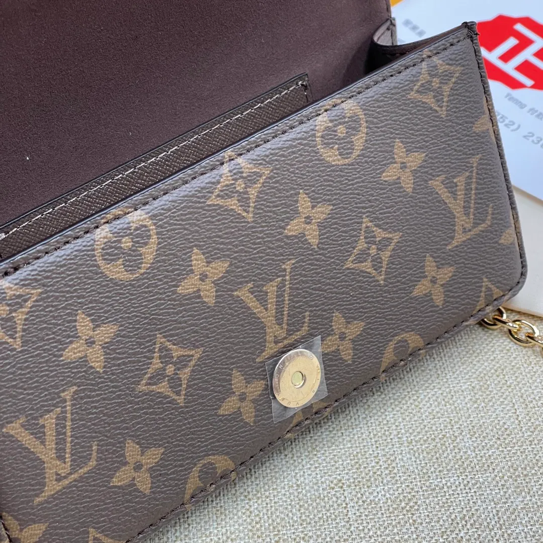 [Upgraded version] P420💰Upgraded version of LV's new lily woc chain bag with full set of packaging❣️M82509LV second-hand small square bag should not need too much introduction! In terms of its appearance and practicality, it is fully worthy of its title of out-of-stock king and price-increasing little genius~ It can be worn under the armpits on one shoulder, cross-body or hand-held, and the capacity is also considerable. Only the shoulder straps of the entire bag are made of vegetable tanned leather, so you don’t have to worry about carrying it! It combines convenience, practicality and beauty, how could you not be tempted ❤️20*10cm