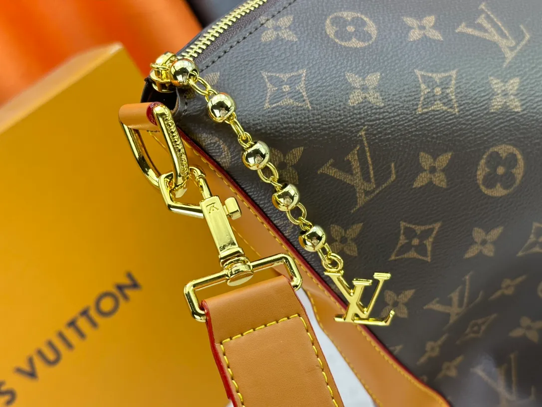 P280 LV METIS handbag M14018 M13986 Smart, intelligent and meticulously crafted, Métis made of Monogram canvas fulfills its promise with its own attitude. With its emphasis on lines and silhouettes, the Métis handbag combines the versatility required of a modern handbag with the elegance and charm of Louis Vuitton's heritage. Two detachable shoulder straps, can be used to carry, carry or carry on the shoulder. Size 48x36x12cm,