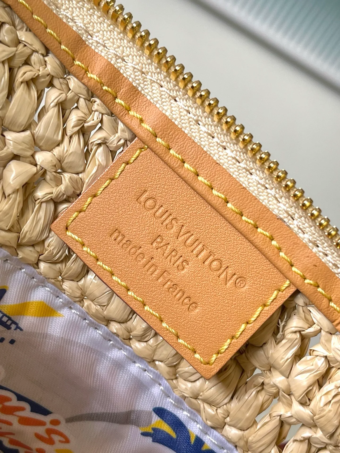💰1480 Top original order M14457 This Speedy 30 Bandouliere handbag is made of raffia, using exquisite craftsmanship to give each finished product a unique style, and then uses distressed cow leather to add a retro charm. The LV lettering is embroidered in a corner of the front, and the top handle and detachable and adjustable shoulder strap allow for flexible carrying. Dimensions: 34 × 22 × 19 cm