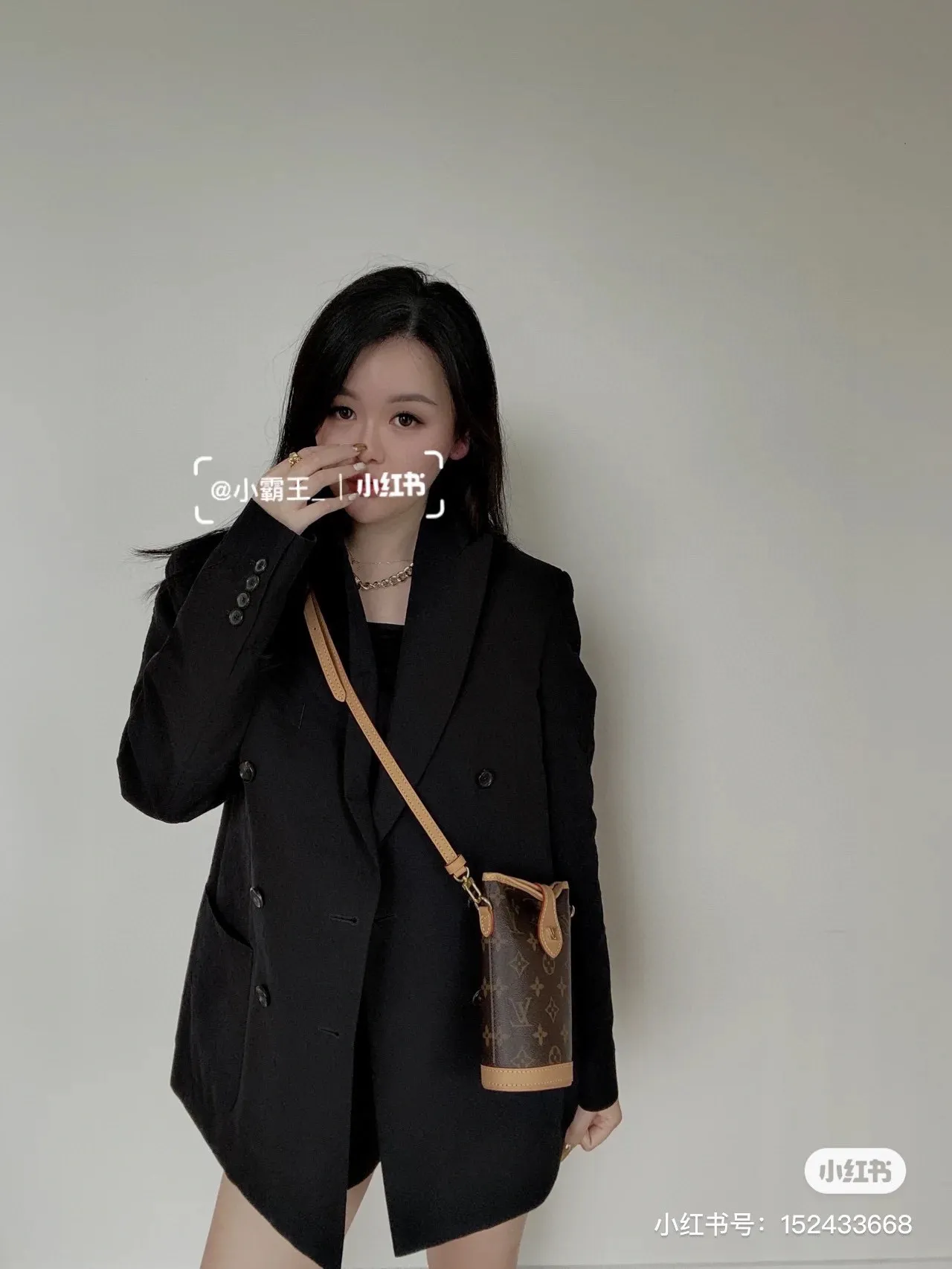 Batch 200💰Quality upgrade🔥Exclusive real shot M80874 Presbyopia Second-hand bag series Mini ice cream cone 2022 latest model Fold Me Mini style Designed with magnet buttons Leather with LV hardware buckle elements Exquisite and compact bag body Unisex Size: 14.5 × 18 × 6.5 cm