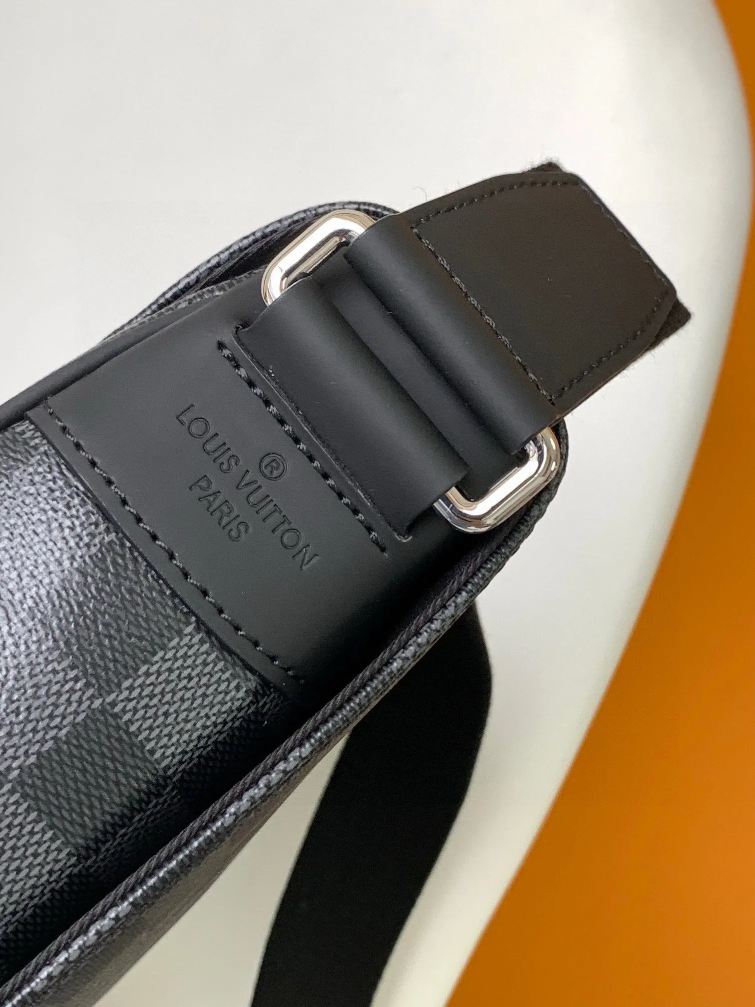 💰740 Top quality original DISTRICT Small N41028 🌱Black check, size 25cm The gorgeous Damier Ebène canvas completes the look.