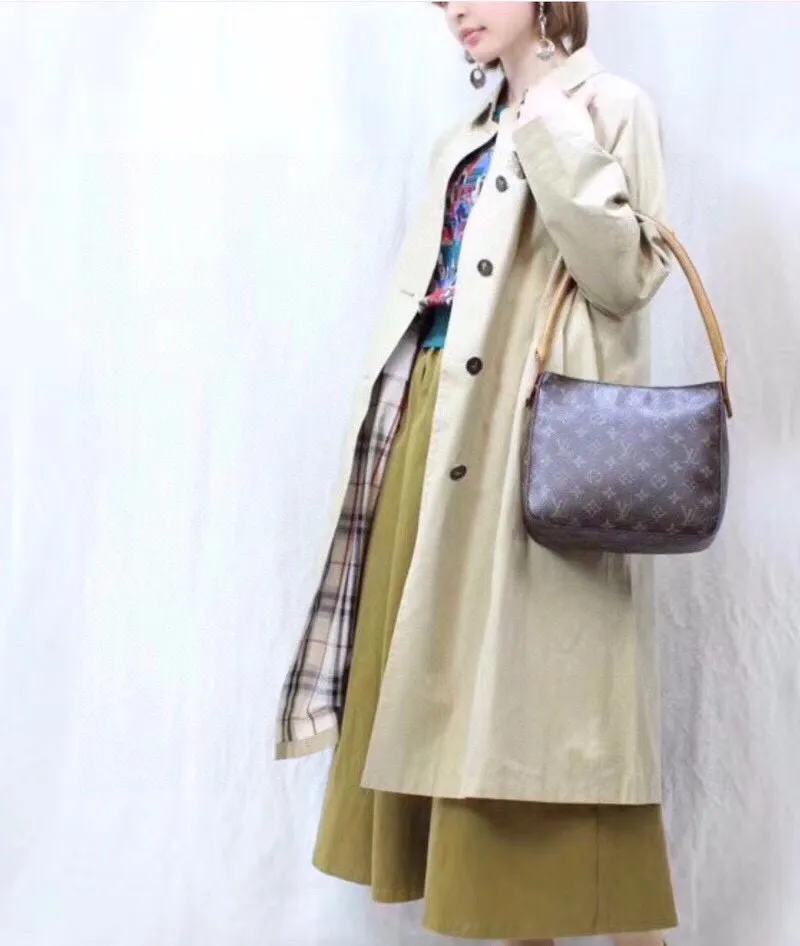 Batch 300💰supermodel bella’s same style🔥🔥LV round handle shoulder bag! Exclusive ⛱️delivery wide shoulder strap! 🔥102212# A very attractive and practical bag! ! looping series A rare round handle shoulder bag from Lvjia! Very chic ❤️❤️ The inside is made of brown cloth, so you won’t be afraid of aging no matter how long you store it! The capacity is sufficient. You can recite the style of a big name in minutes. Size: 26 excluding handle