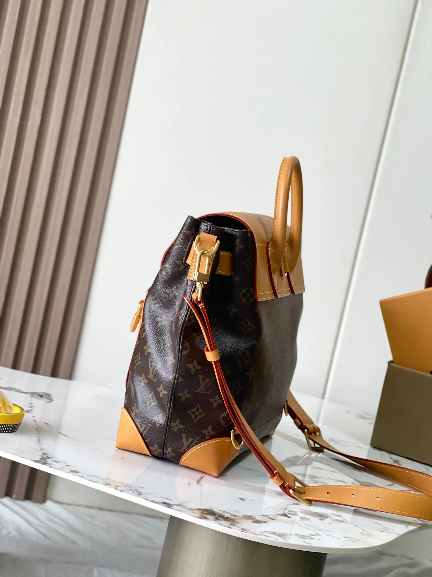 p2280 [Special grade MB163c chip version original leather] This STEAMER 30 handbag Model: M25989 Material: Grade A all-steel hardware, imported original fabric Packaging: Full set of original duty-free MB packaging Size: 33x32x14cm