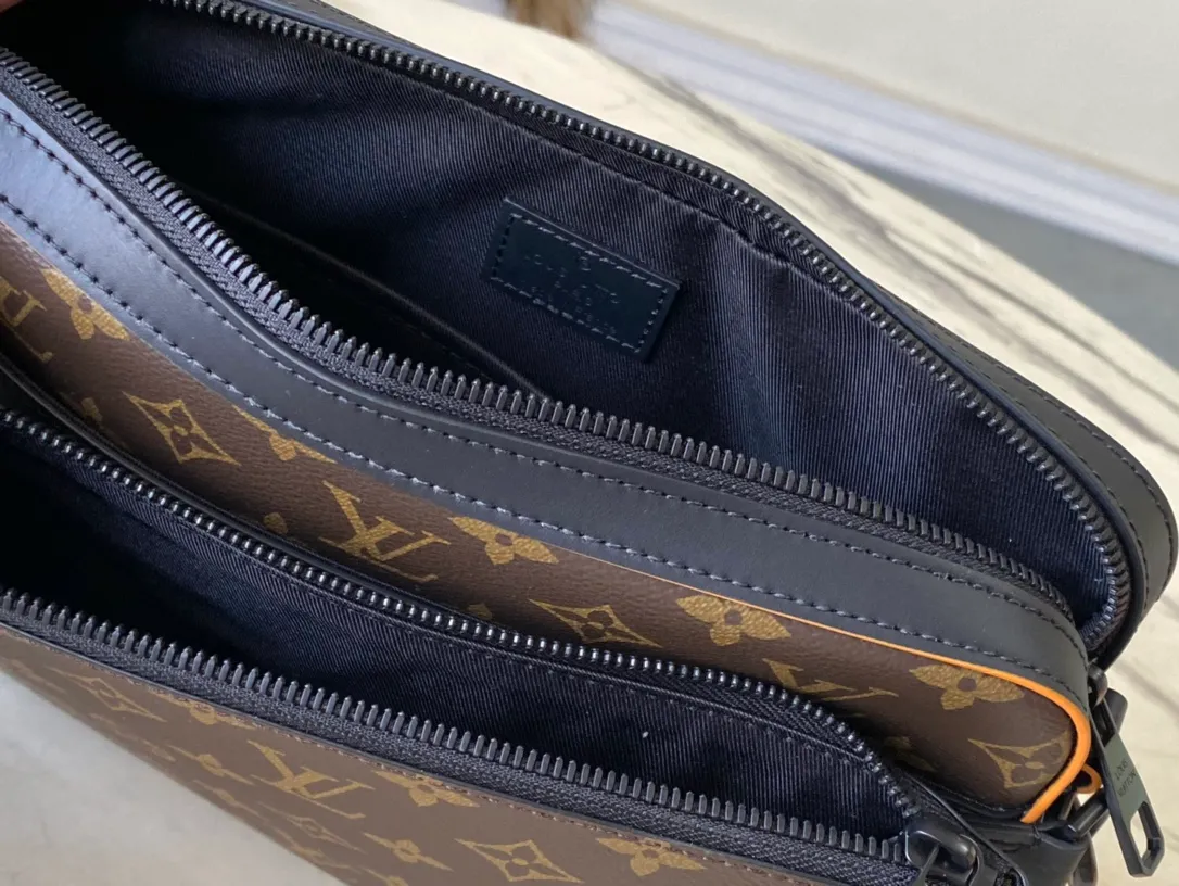💰940 Top quality original M46694 yellow leather Trio messenger bag made of Monogram Eclipse canvas and Monogram Eclipse Reverse canvas. A signature tonal pattern accentuates the lines of this versatile, modular design. In addition to the functions of a traditional cross-body bag, it also comes with a removable zipper bag and a coin purse attached to the strap. size：25x18.5x7cm