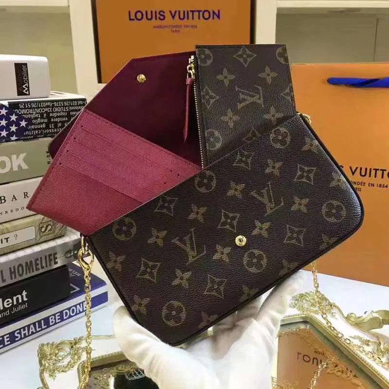 P140 Model: 61276 Size 21/11/2 Introduction: The Louis vuitton Felicie three-piece handbag is elegant and luxurious. It contains two detachable pockets and is a fashionable choice for carrying and organizing your daily necessities. It is more than just a wallet, after removing the gold chain, it can also be used as a charming clutch or small handbag ""