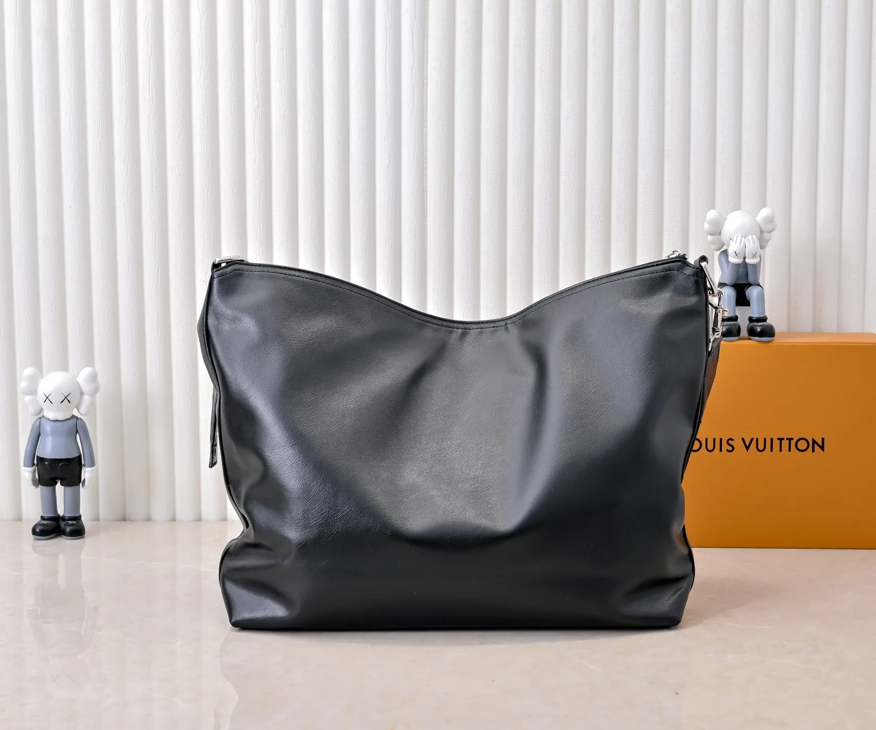 Batch 320💰LV METIS handbag M14018 M13986 Smart, intelligent and meticulously crafted, Métis made of Monogram canvas fulfills its promise with its own attitude. With its emphasis on lines and silhouettes, the Métis handbag combines the versatility required of a modern handbag with the elegance and charm of Louis Vuitton's heritage. Two detachable shoulder straps, can be used to carry, carry or carry on the shoulder. Size 48x36x12cm,