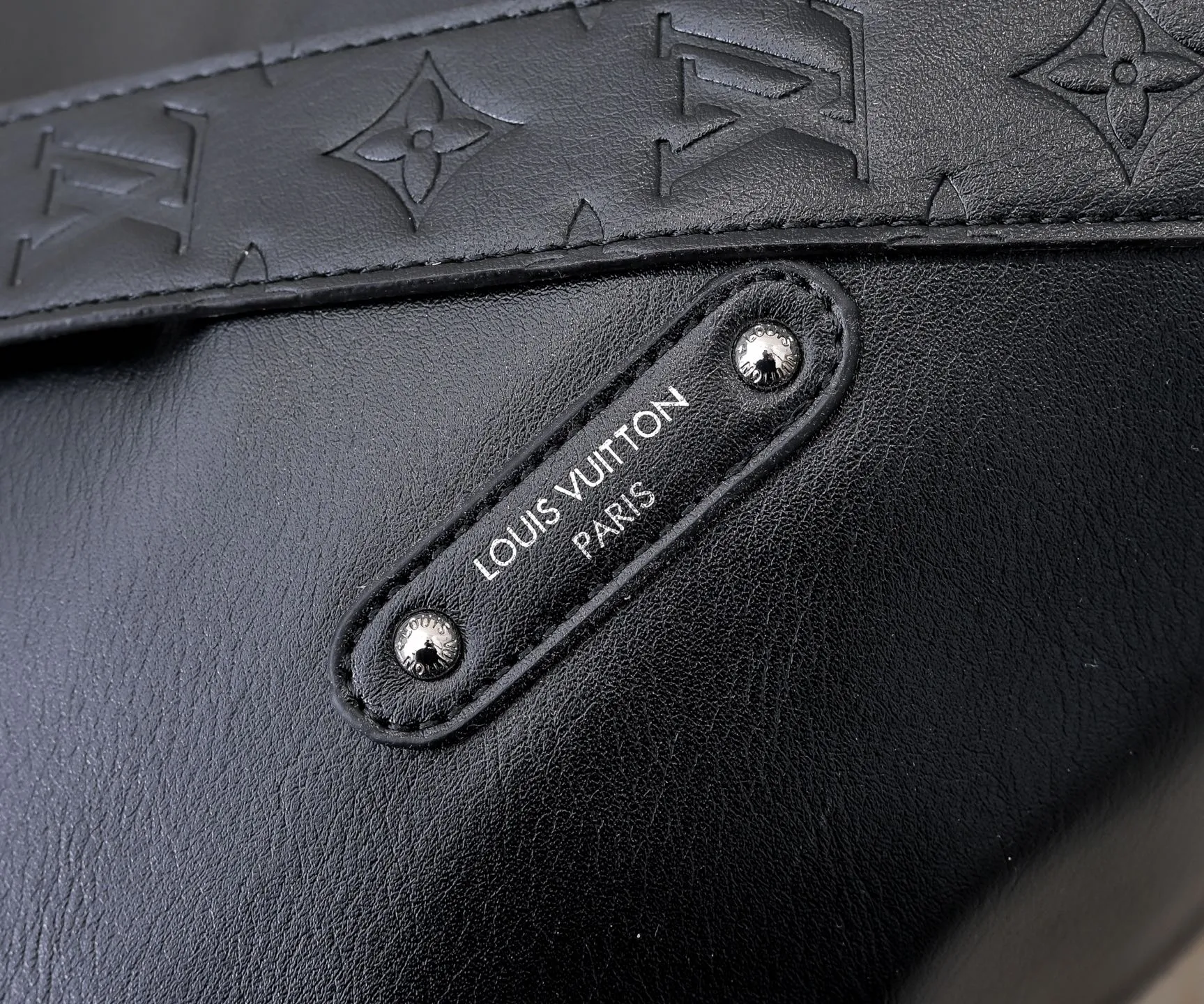 Batch 320💰LV METIS handbag M14018 M13986 Smart, intelligent and meticulously crafted, Métis made of Monogram canvas fulfills its promise with its own attitude. With its emphasis on lines and silhouettes, the Métis handbag combines the versatility required of a modern handbag with the elegance and charm of Louis Vuitton's heritage. Two detachable shoulder straps, can be used to carry, carry or carry on the shoulder. Size 48x36x12cm,