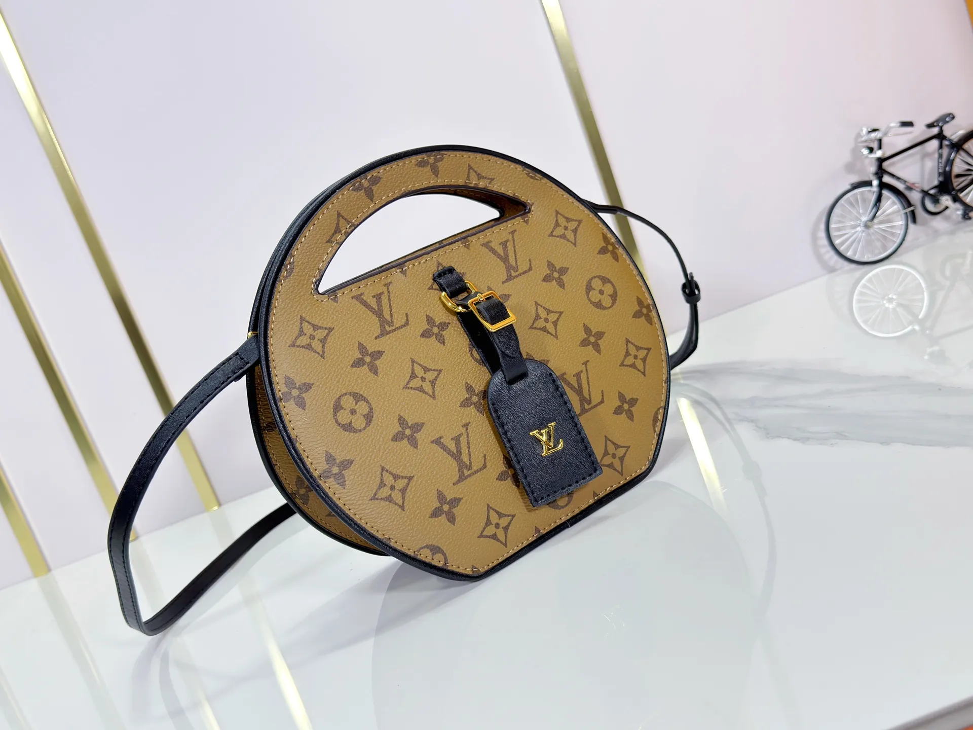 P240 Upgraded original M47117 old flower yellow flower This AROUND ME handbag, this Around Me handbag is made of Monogram coated canvas, interpreting the inspiration of the brand's LV Circle logo. The logo was created in the 1920s and is active in Louis Vuitton stores and advertising. This sleek handbag debuts on the 2024 spring and summer show, with an integrated handle creating a simple and elegant appearance. Exquisite configuration releases trendy style. 22.5×21×7cm