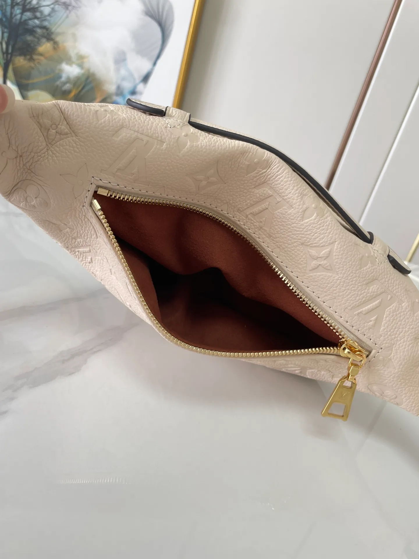 💰920 (top layer leather) top original single M44812 off-white 37×14×13 BUMBAG full leather embossed chest bag