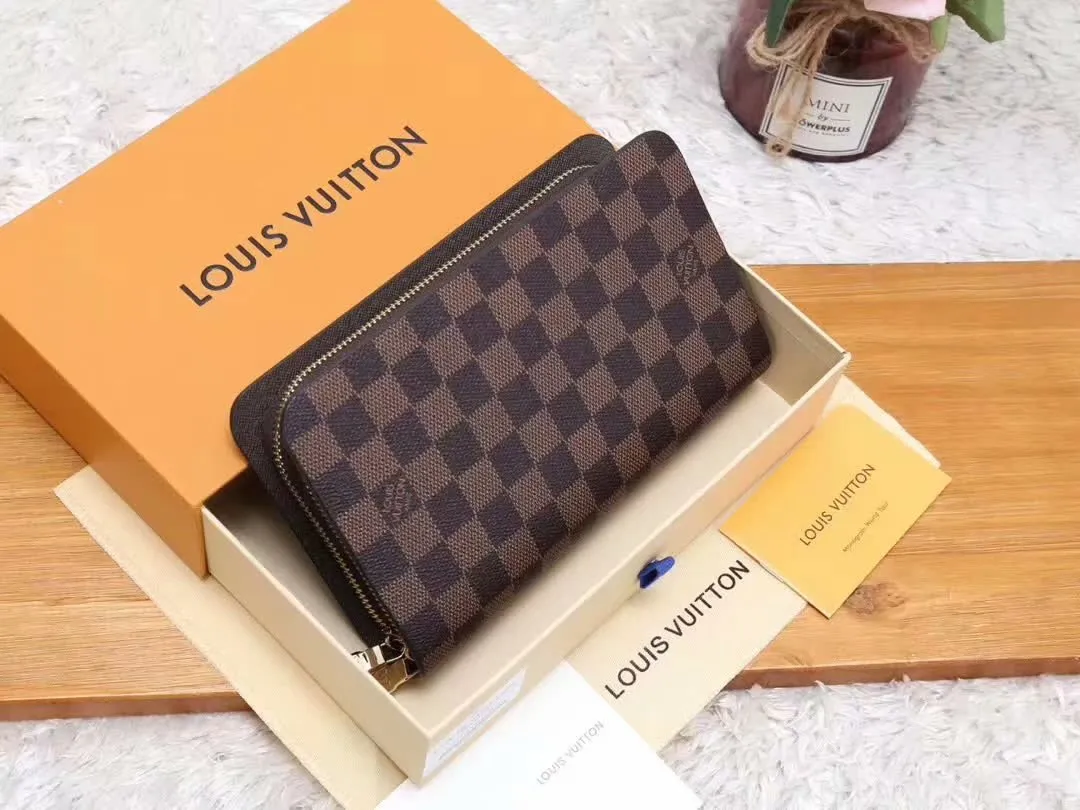 80 model number: M2012! LV Men's Double Pull Clutch [Size] 21.11.5 This exquisite Monogram canvas double pull wallet has a practical and spacious design that can hold credit cards, documents, change, banknotes, check books and pens. Zipper closure, zippered coin compartment for bills and passport, shiny gold-tone hardware.
