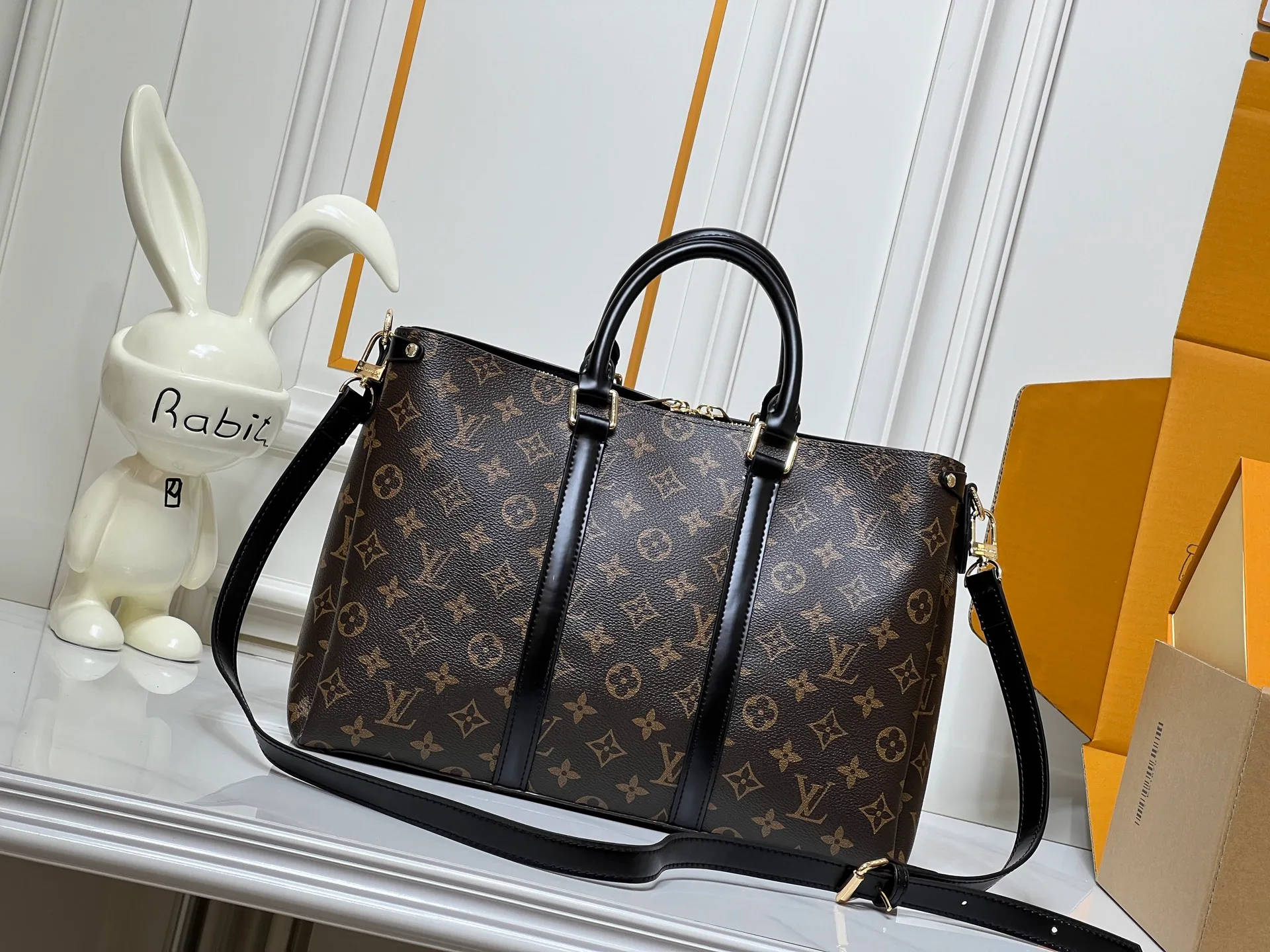 Batch 300💰Upgraded original version, new arrival OPEN HANDBAG handbag M44816 M44815 M44818 Black, bright red, presbyopia Open Handbag is made of selected Monogram canvas, decorated with classic details, including side branches and two-sided textured leather inlay, gold rivets and nails, classic leather luggage tag, top handle and detachable and adjustable length shoulder strap. Large 35x24x15, small 29.0×19.0×10.0cm