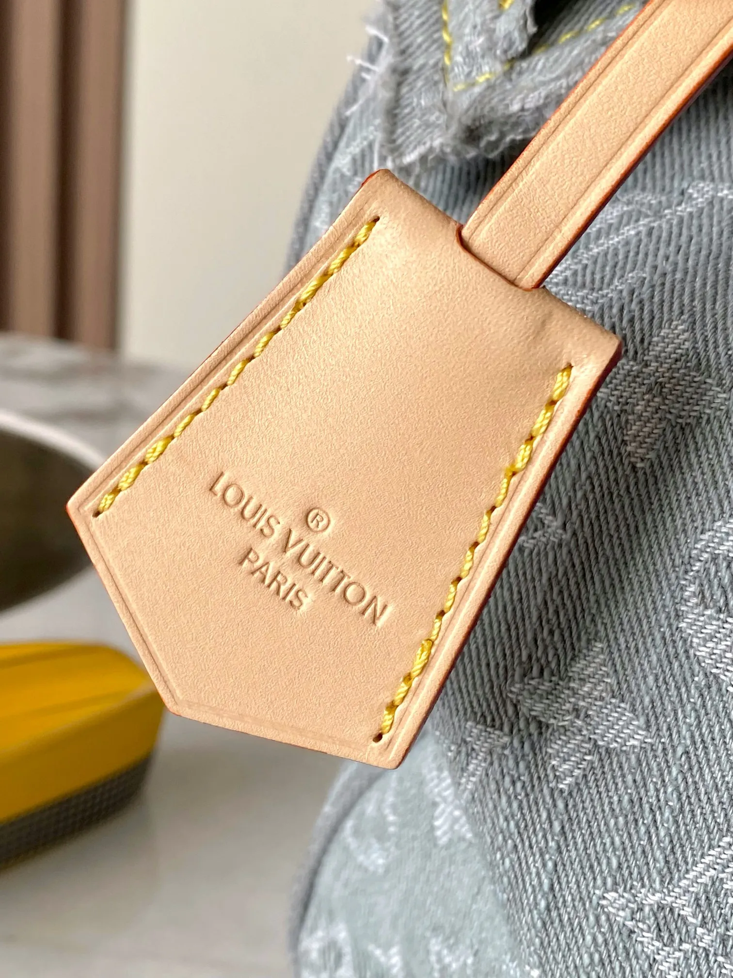 p2040 [Special grade MB163c chip version original leather] This Speedy Soft 30 handbag Model: M13344 Material: A-grade all-steel hardware, imported original canvas Packing: Full set of original duty-free MB packaging Dimensions: 21 x 17 x 30 cm