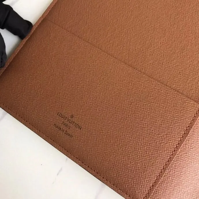P140💰 4070🔥Hot model Extra large check holder Notebook cover 6 card slots Cowhide ➕ Lv special fabric, with box Size about 18cm Number: 20100/21065