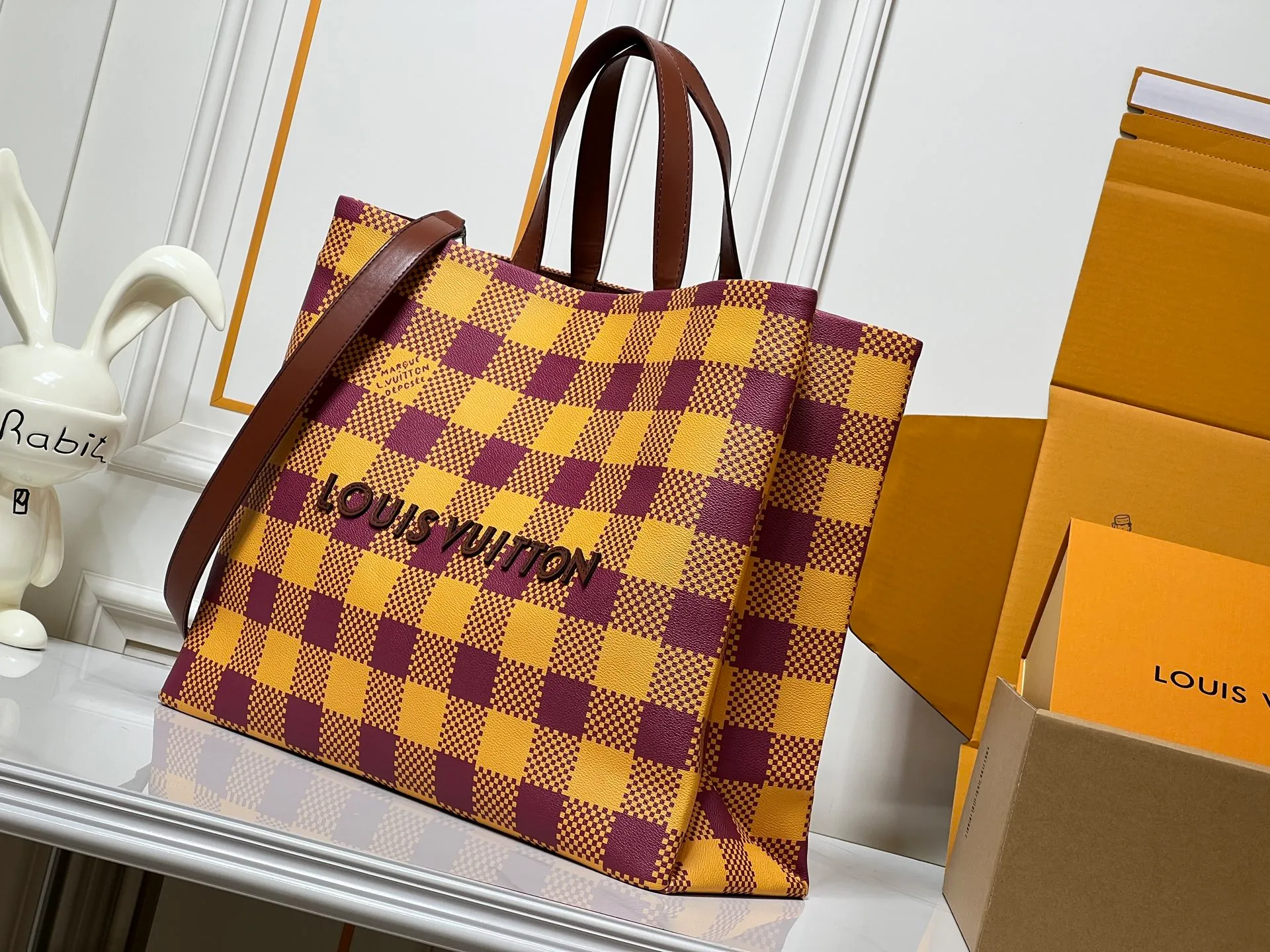 Batch 320💰M24457 yellow plaid, gradient blue, presbyopic plaid, purple. Grass green pink black orange blue green gray presbyopia plaid black crocodile pattern orange crocodile pattern This medium Shopper bag is inspired by the Louis Vuitton shopping bag, with the words Louis Vuitton and Maison Fondée En 1854 written in soft calfskin, with top handles and a detachable shoulder strap. Dimensions: 42x34x16cm