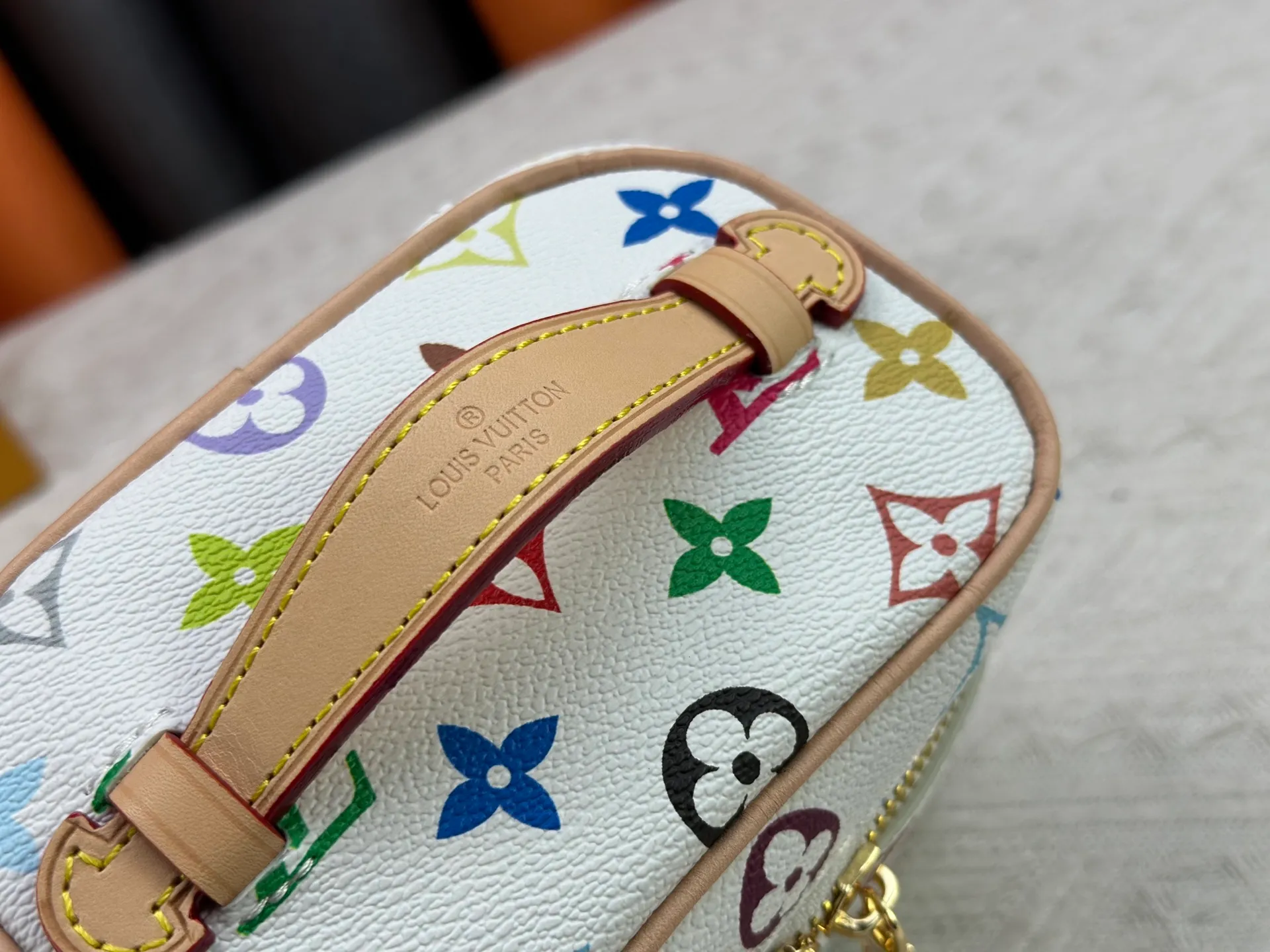 P220 Upgraded original M13747 M44495 M42265 M44936 M42263 lv Murakami Nice mini Nano cosmetic bag with Monogram printing and 33 colorful colors. In 2025, Murakami and LV jointly launched the white tricolor and black tricolor twelve pieces, which are very popular around the world and are loved by celebrities and celebrities. Dimensions: 14 x 10.2 x 8.5 (LxHxW)