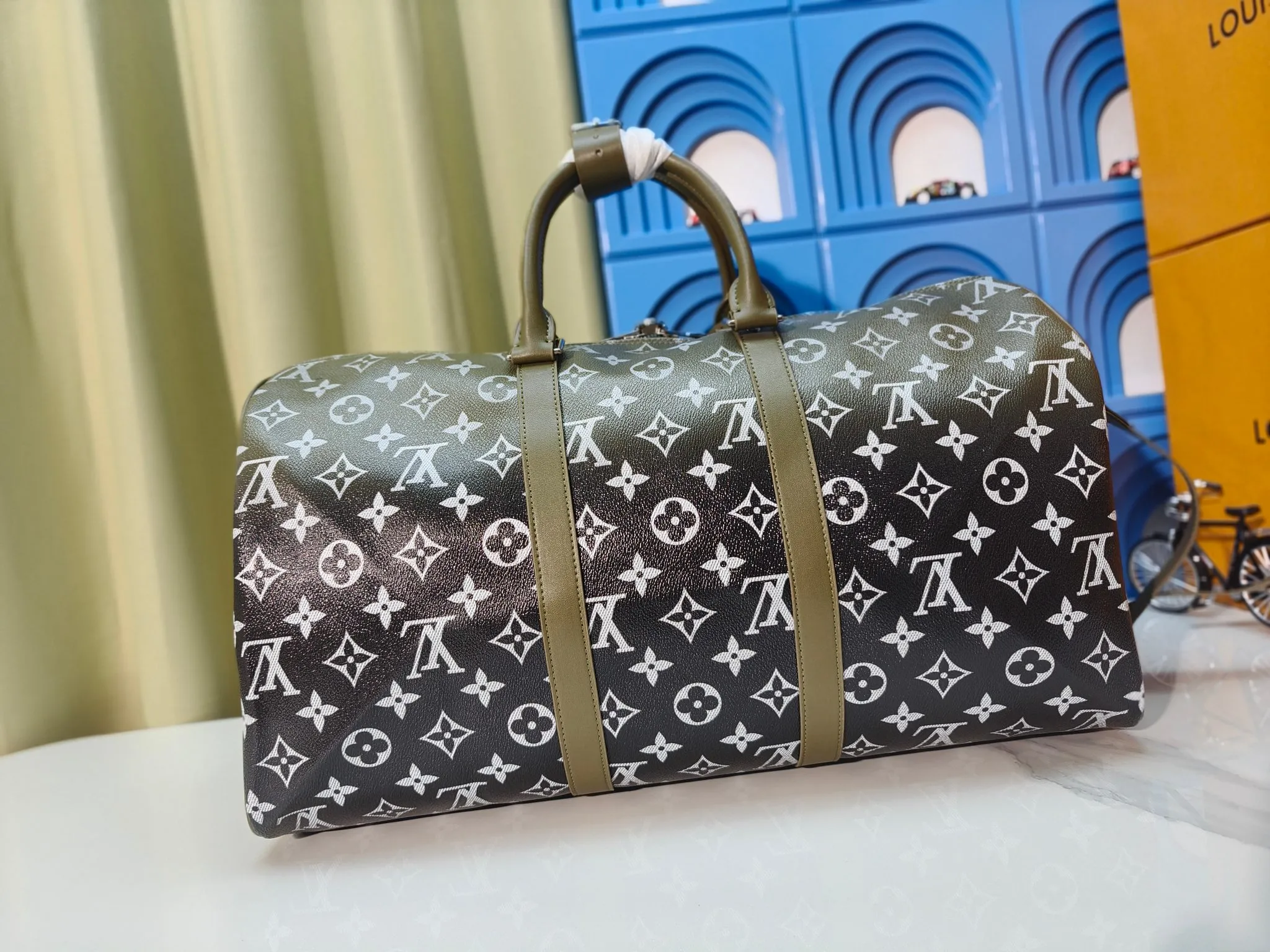 P340 💰 M11558 41416 41414 Black Gradient Blue Green Louis Vuitton LV 24FW New Monogram Black Presbyopia Gradient Blue Presbyopia Series Messenger Messenger Bag Montsouris Satchel Keepall 50 Travel Bag Multiple Classic Styles Size: 50X29X23CM