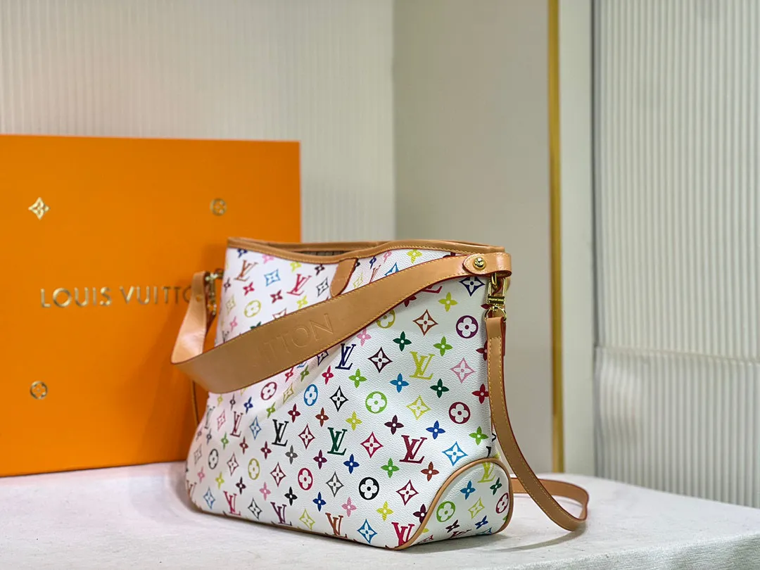Batch 240💰Upgraded quality Exclusive white large size🔥Super popular🔥🔥💥M44945 The most popular Internet celebrity model recently LV Second-hand Tote Bag The latest model in early spring Small versatile LV upgraded version shopping bag In recent years, LV’s imagination has really become bigger and bigger, the design is unique and classic, with various retro colors and decorations, size 38.30