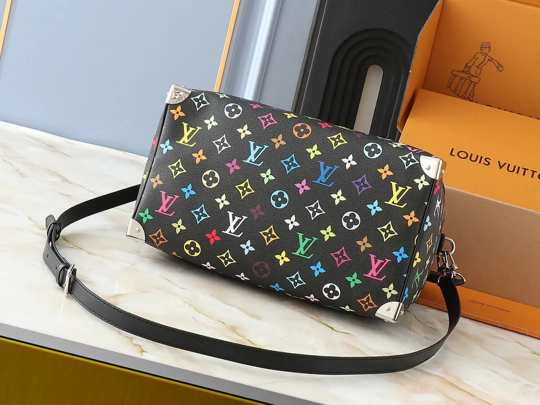 💰300💰Upgraded original version M13805 M13257 M40391 lv Murakami Takashi co-branded NANOSPEEDY handbag This Nano Speedy handbag combines Monogram canvas and cow leather trim printing, with 33 colorful colors to interpret white tricolor and black tricolor. It has been launched in twelve sections and is very popular around the world and is loved by celebrities and celebrities. 30.0 x 21.0 x 17.0 cm