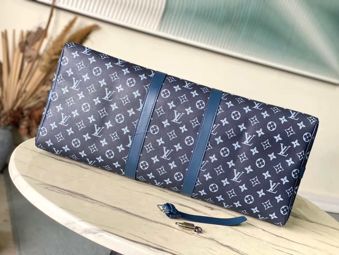 💰1340 Top original order M11558 black gradient blue Louis Vuitton LV 24FW Monogram new presbyopic bag Louis Vuitton LV 24FW New Monogram black presbyopic gradient blue presbyopic series Messenger messenger bag Montsouris satchel Keepall 55 travel bag multiple classic styles size: 55 X 27 X 20 cm