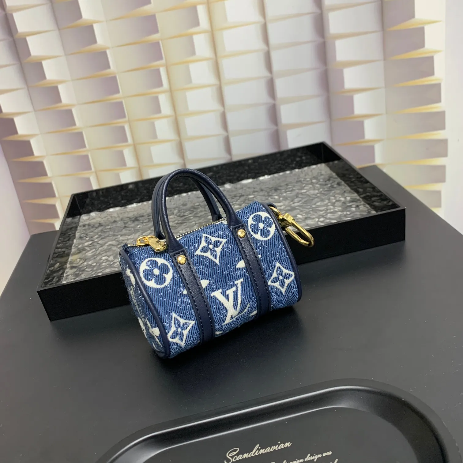 💰200 shipped😍 MINI KEEPALL bag charm and keychain ☀️Louis Vuitton Louis Vuitton lv mini pillow bag pendant ☀️This Mini Keepall bag charm and keychain condenses the classic handbag configuration, boldly showing the spirit of adventure. Monogram canvas with LV inscribed hook buckle, whether hung on a belt or handbag, its zipper closure and built-in keychain ensure secure storage