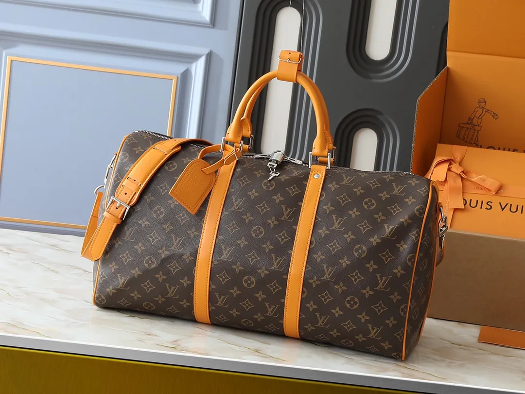 💰320💰Upgraded original M46771 yellow M46775 purple M46772 blue M46769 red M46770 orange M46774 green M46773 rose red This Keepall Bandoulière 50 travel bag is made of Monogram Macassar canvas, which simultaneously renders bright colors for the side straps, nameplate, fabric lining and top leather handle. The size of your carry-on luggage hides plenty of space. 50.0 x 29.0 x 23.0 cm (length x height x width)