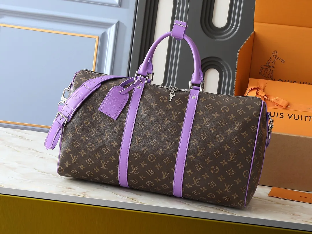 💰320💰Upgraded original M46771 yellow M46775 purple M46772 blue M46769 red M46770 orange M46774 green M46773 rose red This Keepall Bandoulière 50 travel bag is made of Monogram Macassar canvas, which simultaneously renders bright colors for the side straps, nameplate, fabric lining and top leather handle. The size of your carry-on luggage hides plenty of space. 50.0 x 29.0 x 23.0 cm (length x height x width)