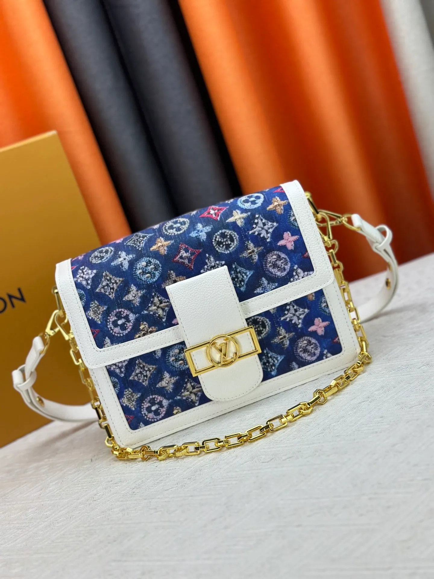P420 New color denim upgraded version 💥Louis Vuitton 22025 early spring messenger bag M43599/44391/44580 color matching latest version shipped Métis The compact shape of the handbag exudes an elegant atmosphere. Presbyopia and cowhide, made of soft Monogram canvas, compact in size and equipped with multiple practical pockets and compartments. Large size:25x19x9cm