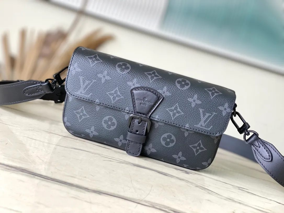 💰900 Top Original Order M83567 Black Flower This model: The Montsouris Jm mini handbag draws inspiration from the 1994 Montsouris handbag. It is made of Monogram Eclipse canvas to present a slender configuration, and the iconic buckle on the front is equipped with a magnetic buckle. It has multiple interior pockets and compartments, and a detachable and adjustable shoulder strap for easy shoulder or cross-body wear. Dimensions: 22 × 12 × 6 cm