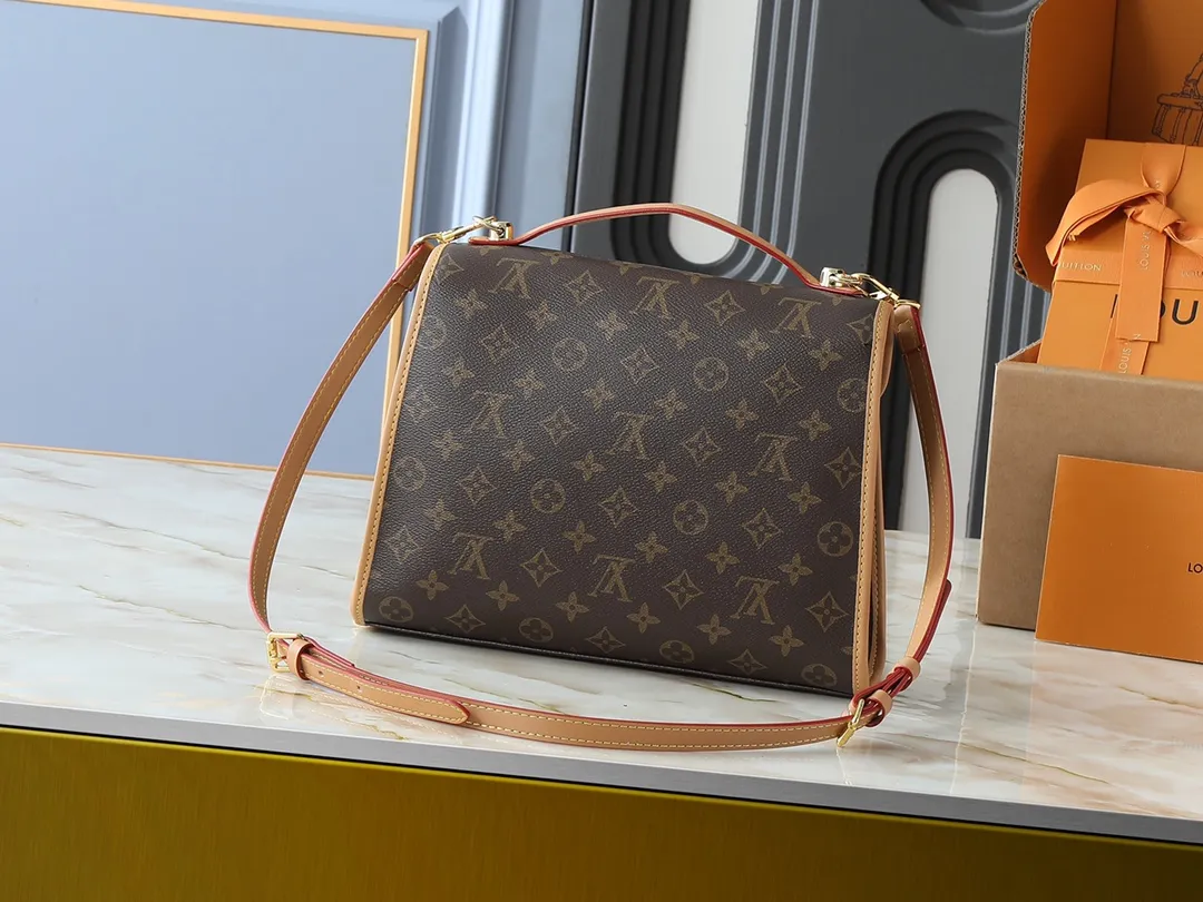 💰Large 120, Small 220💰Upgraded original version🍇 M44919 M51121 M51120 This retro and fashionable LV Ivy handbag is the focus of Nicolas Ghesquière’s 2020 early spring series fashion show. The design is inspired by Bel in 1994 The Air handbag is made of Monogram canvas and natural cowhide, exuding a "retro school bag" style. The leather opening and closing buckle is also embellished with LV logo and other fashionable new details. In addition to being carried by hand at fashion shows, the Monogr can also be carried hands-free using the shoulder strap. am coated canvas natural cowhide leather trim microfiber lining gold-tone hardware top carry handle detachable adjustable length shoulder strap leather fastening buckle with LV logo flap with buckle fastening inner patch pocket on the back Dimensions: large 29x24x10, small 23.5x18x9 cm