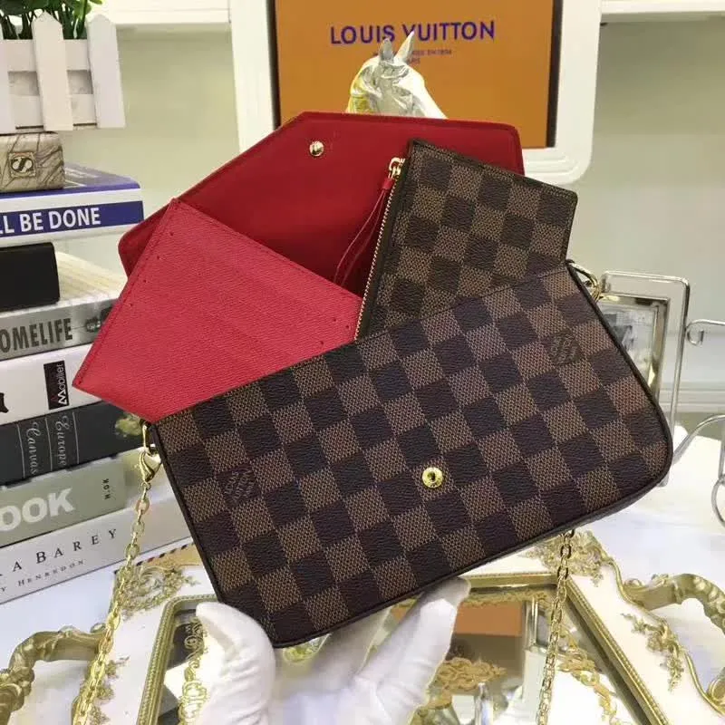 P140 Model: 61276 Size 21/11/2 Introduction: The Louis vuitton Felicie three-piece handbag is elegant and luxurious. It contains two detachable pockets and is a fashionable choice for carrying and organizing your daily necessities. It is more than just a wallet, after removing the gold chain, it can also be used as a charming clutch or small handbag ""