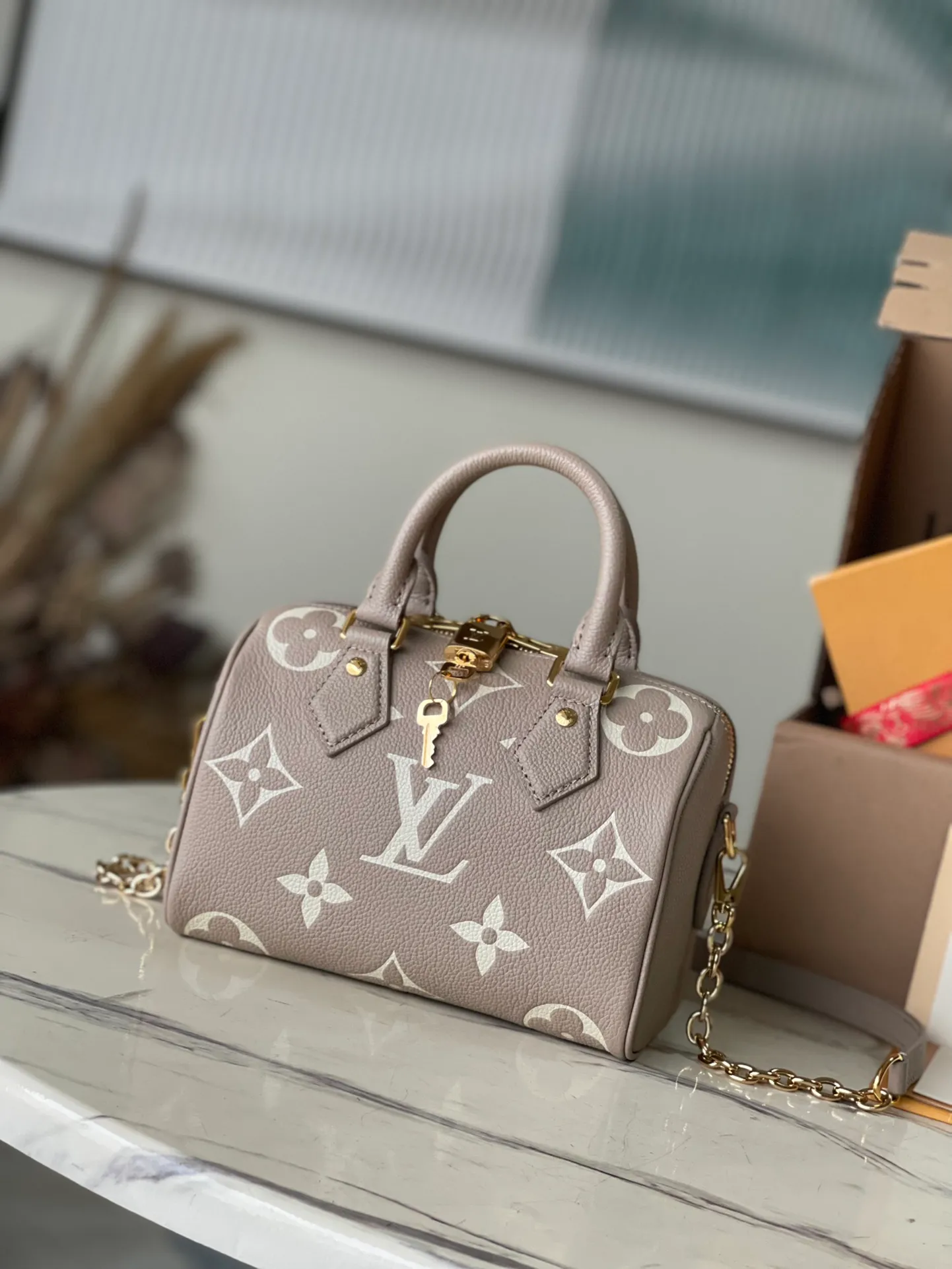 💰1060 (top layer leather) top original order M46575. Support counter inspection. Photos taken of duty-free goods are consistent with the product without unpacking. This product is an exclusive duty-free product in the market and is the highest-end product. Inspection is supported. This product has passed strict inspection and is flawless. Please wear gloves when touching the product. This product is not returnable or exchangeable. Please confirm the product first and then remove the label on the handle. This product is temporarily not open to the public, only regular customers, and is in short supply. Dimensions: 20.5 x 13.5 x 12 cm