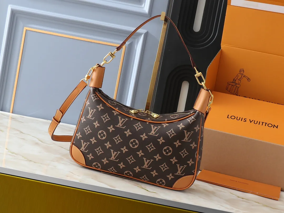 💰260💰Upgraded original M14196 Presbyopia Unisex 2025 Early Spring Soft Leather Series Horn HoboLV croissant bag has always been a classic in the fashion industry, and the medieval LV cross-body shoulder bag is even more popular! This bag not only has the unique charm of the LV brand, but also allows you to walk with fashion and become your best matching weapon! The advantage of the second-hand LV cross-body shoulder bag lies in its quality and sense of history. After the baptism of time, it becomes even more unique and charming. Whether going to work, shopping or attending a party, this bag can easily hold up to various occasions. Its design is simple and elegant, and it can show your fashion taste with any clothing. Dimensions length, height and width: 31✘23✘6cm