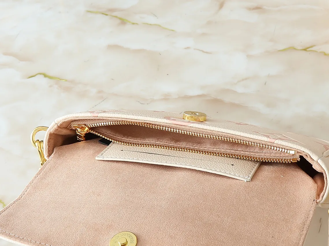 💰180💰Upgraded from the original M82211 M82210 M14225 M81911 This Wallet on Chain Ivy handbag is embossed with a large Monogram pattern on the surface of Monogram Empreinte grain leather, making it a trendy choice for daily travel and evening occasions. Cleverly using a short chain and a detachable and adjustable leather shoulder strap, it can be worn handheld, on the shoulder, or as a crossbody. Dimensions: 23.5 x 12.0 x 4.3 cm (length x height x width)