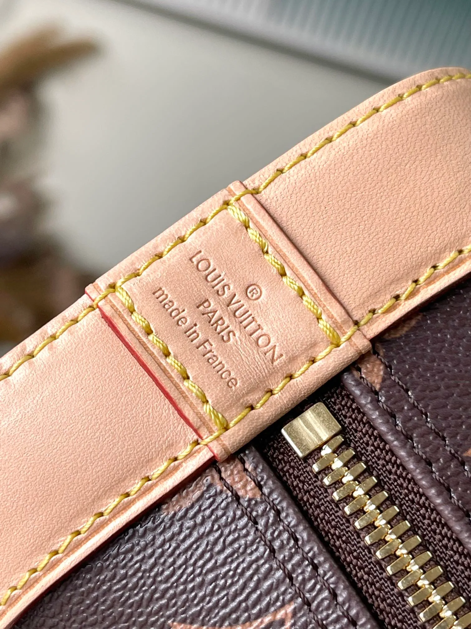 💰980 Top Original Order 01917 (53152 Print) This Alma BB handbag comes from the Mon Monogram series. It can be decorated with a series of interesting elements to confidently show your personality. The Monogram canvas construction harkens back to the Art Deco style of 1934, while dazzling padlocks, keys, Toron handles and leather key holders add classic details.  17.5 x 11.5 x 23.5 cm (height x width x length)