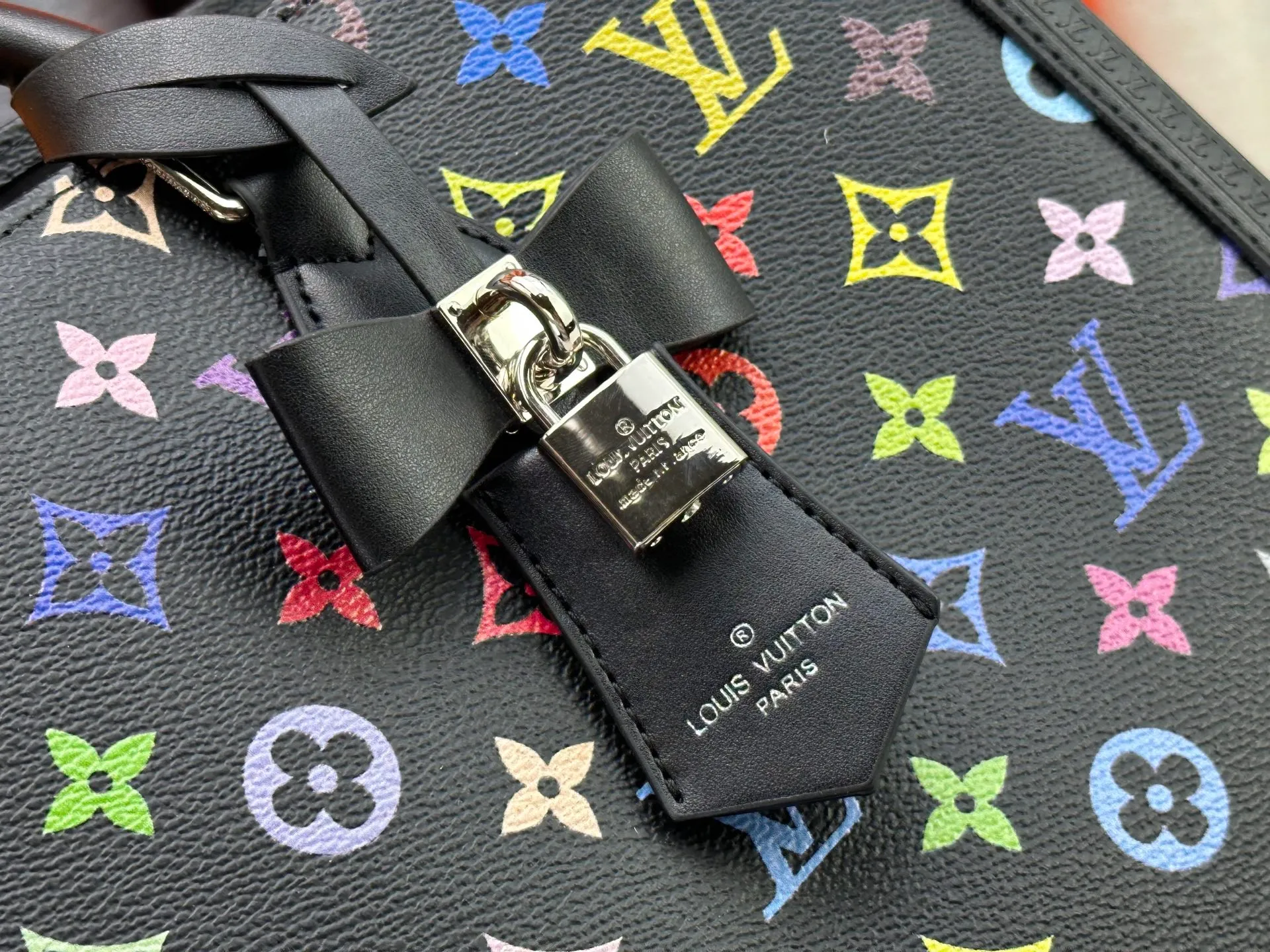 P340 M13079 New white three-color lv Louis Vuitton women's shoulder bag Murakami co-branded tote bag size 34